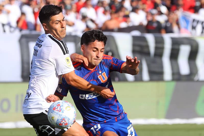 El volante no tuvo un buen cometido ante la U. Foto: Agencia Aton.