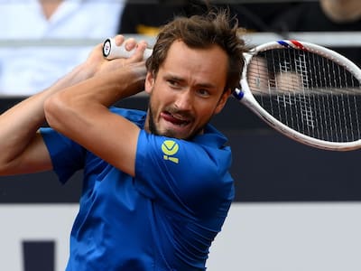 Alta tensión en el Masters de Roma: Medvedev se enfrentó a los hinchas y su partido se suspendió