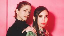 "Ella se está abriendo camino en España": Javiera Mena habló de su amistad y conexión con Mariana Di Girolamo