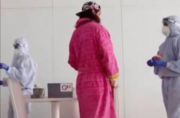 Y le pidieron foto: Masvidal sorprendió con extravagante look en testeo previo al UFC 251