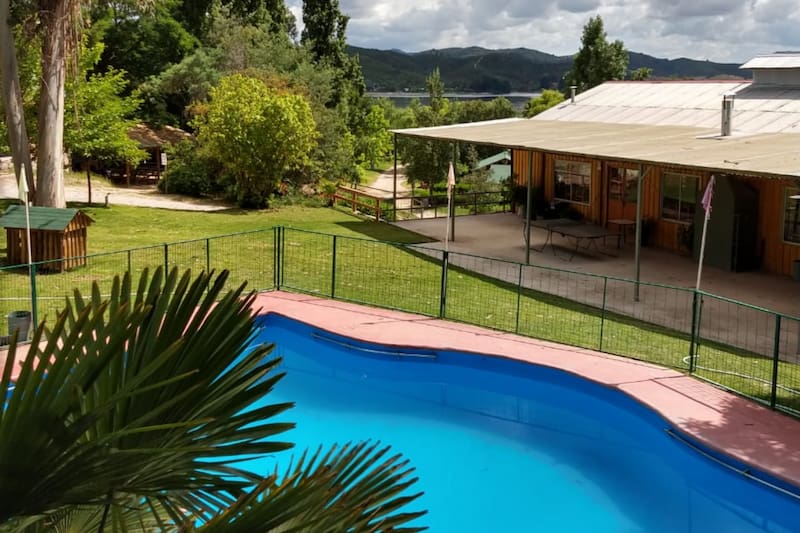 Con piscinas para niños y adultos, el recinto ofrece todas las comodidades para una estadía inolvidable. Créditos: Camping Bello Horizonte.