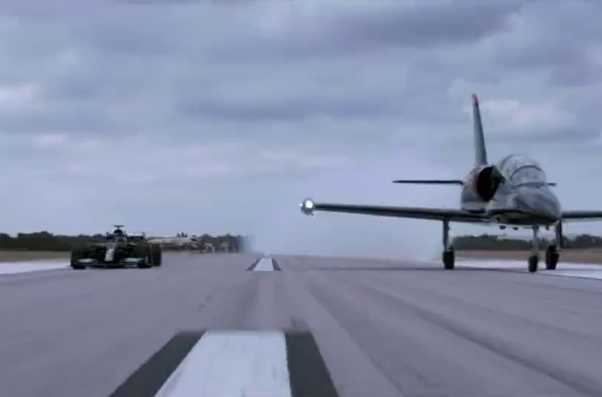 VIDEO | A lo "Top Gun": Lewis Hamilton compitió con un avión antes del Gran Premio de Estados Unidos