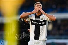 Es goleador, hijo de un ex DT de la U y la selección española se lo quiere quitar a Argentina