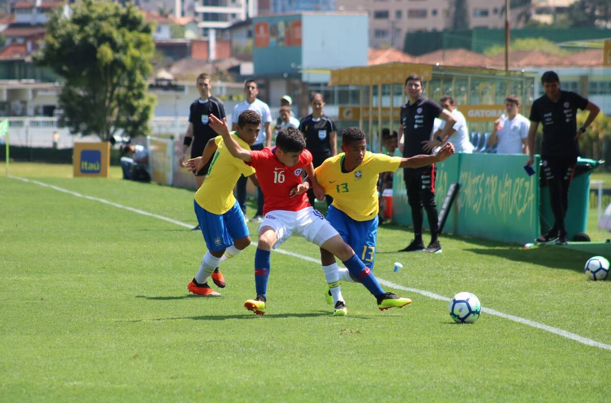 Lucas Assadi y Simón Avilés: Las dos joyas de la U que disputarán el Sudamericano Sub 15