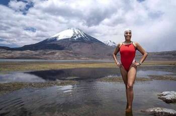 Va por el Récord Guiness: Bárbara Hernández nadó el Lago Chungará