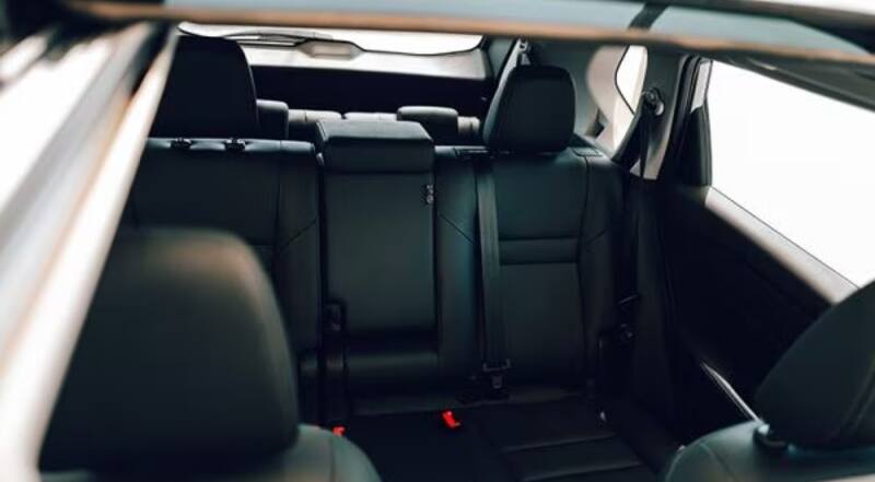 Así es el interior del automóvil.