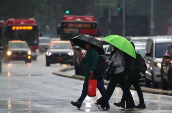 Meteorólogo Iván Torres confirma lluvias en Santiago para este fin de semana: ¿cuánto caerá en la RM?