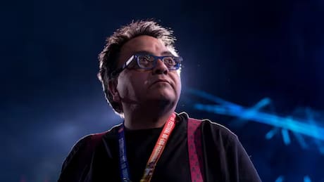 Nuevo terremoto en Mega: Despiden a Álex Hernández, director histórico del Festival de Viña