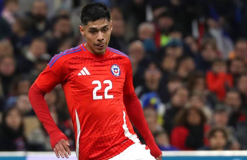 El jugador de la seleccion chilena Dario Osorio .