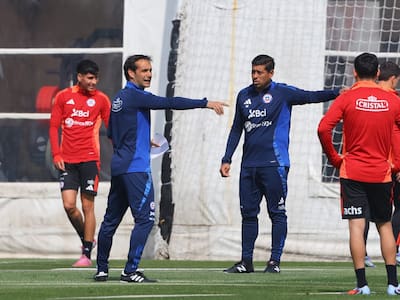 Como en los viejos tiempos: Nicolás Córdova revoluciona los entrenamientos de La Roja