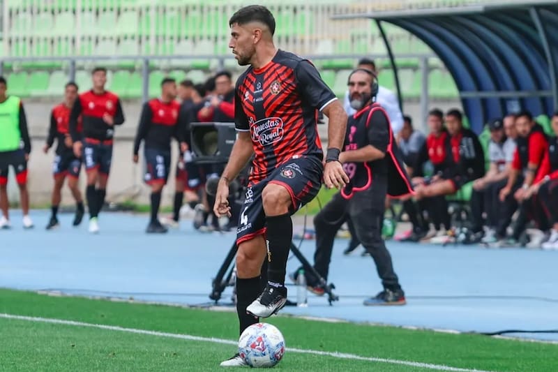 El oriundo de Los Ángeles se consolidó como titular en Deportes Limache. Foto: Agencia ATON.