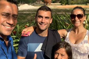 "A mi hijo lo molestaban en el colegio, le decían 'no te moai'": La estrategia de Hotuiti Teao para ganarse el cariño de Sebastián, el retoño mayor de Fran Ayala