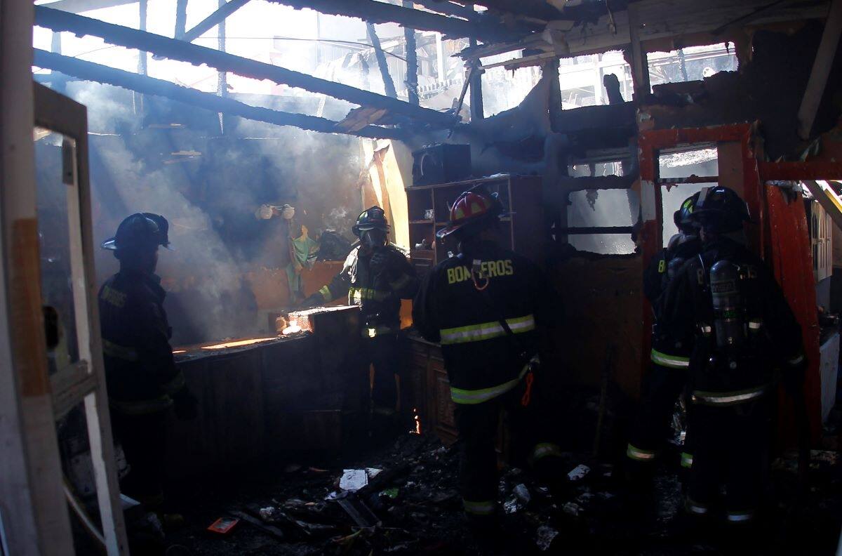 Incendio en campamento Felipe Camiroaga dejó una persona fallecida en Viña del Mar