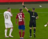 VIDEO | Histórico jugador alemán es expulsado a los dos minutos de haber ingresado al partido