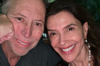 Quién era Roy Sothers, cirujano y esposo de Carolina Arregui que murió a los 65 años