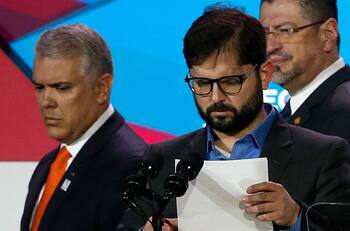 VIDEO | El fail de Gabriel Boric: Criticó ausencia de Estados Unidos pero su representante estaba a su lado