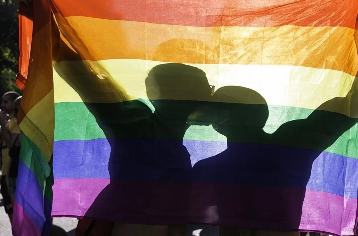 Brutal ataque homofóbico: sujeto golpeó y mordió a otro provocándole la pérdida del mentón y mejilla