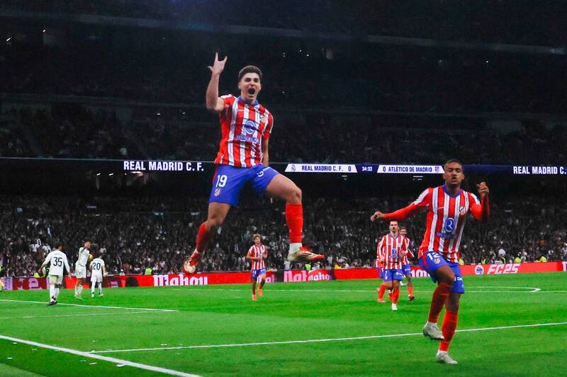 fue la figura del Derbi Madrileño. Más que nada, por los nervios de acero que demostró al picarle un penal a Thibaut Courtois. Foto: EFE.