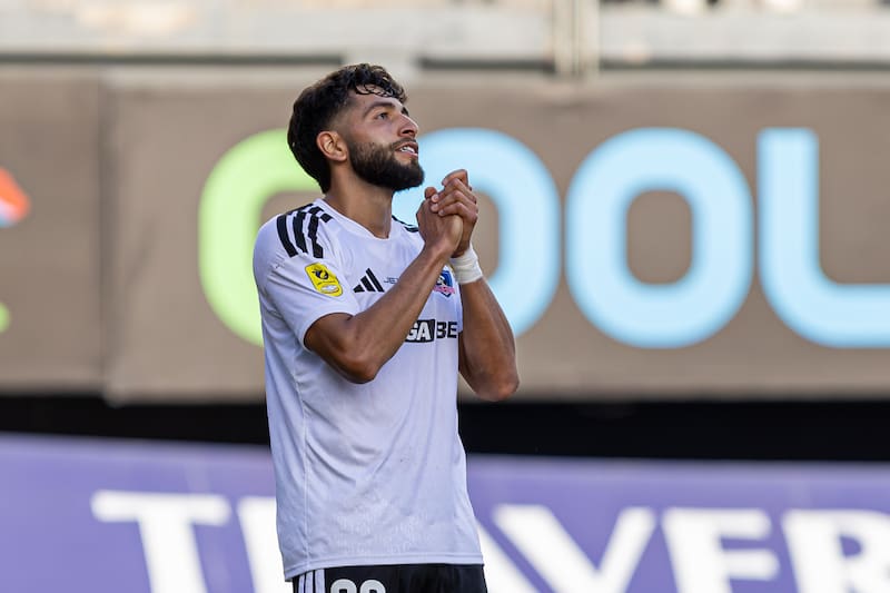 El lateral albo se convirtió en el apadrinado por Arturo Vidal. Foto: Felipe Escobedo/En Cancha