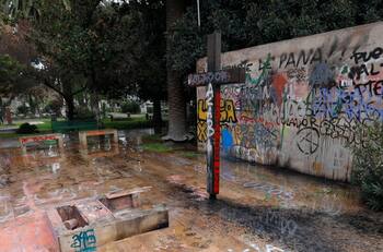 Tumba de Jaime Guzmán fue vandalizada en protestas por conmemoración del 11 de septiembre