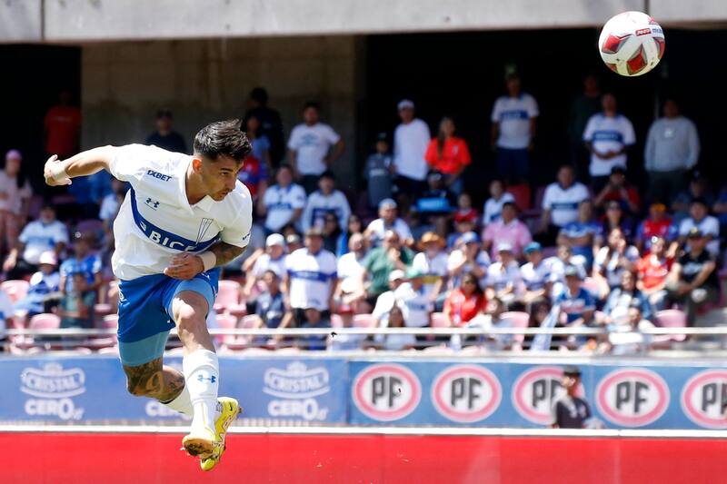 sigue luchando por convertirse en el máximo goleador de la UC. Foto: Agencia Aton.