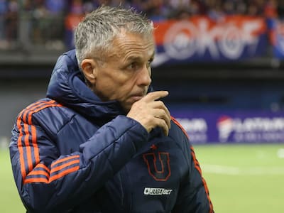 Alaban el presente de Gustavo Álvarez en la U: “Vendehumo a veces, pero es un gran entrenador”