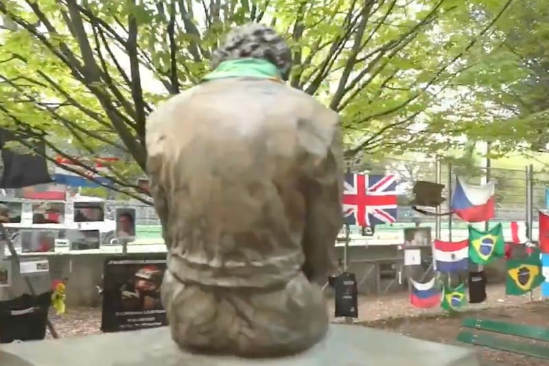 y su aniversario 30.