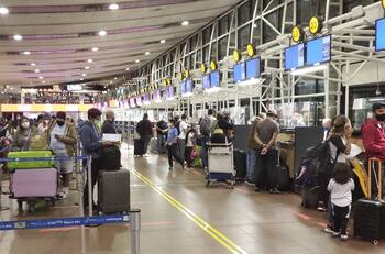 Fronteras Protegidas: Gobierno anuncia nuevo plan que permitirá a vacunados viajar al extranjero