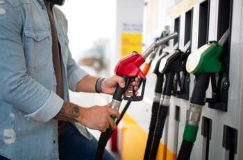 Shell tiene descuentos de hasta $300 por litro de bencina durante marzo