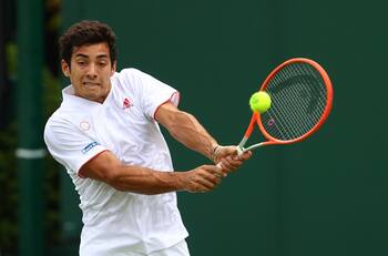 Cristian Garin aprovechó su oportunidad y gana para clasificar a segunda ronda de Wimbledon
