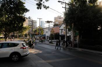 "Plan Frontera": Candidato a alcalde en Vitacura propone levantar muro en la comuna