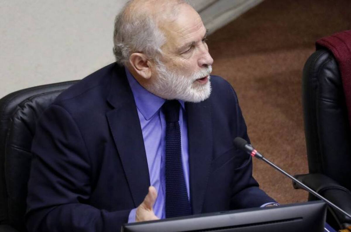 Senador Carlos Montes desmintió viaje en helicóptero en medio de la cuarentena