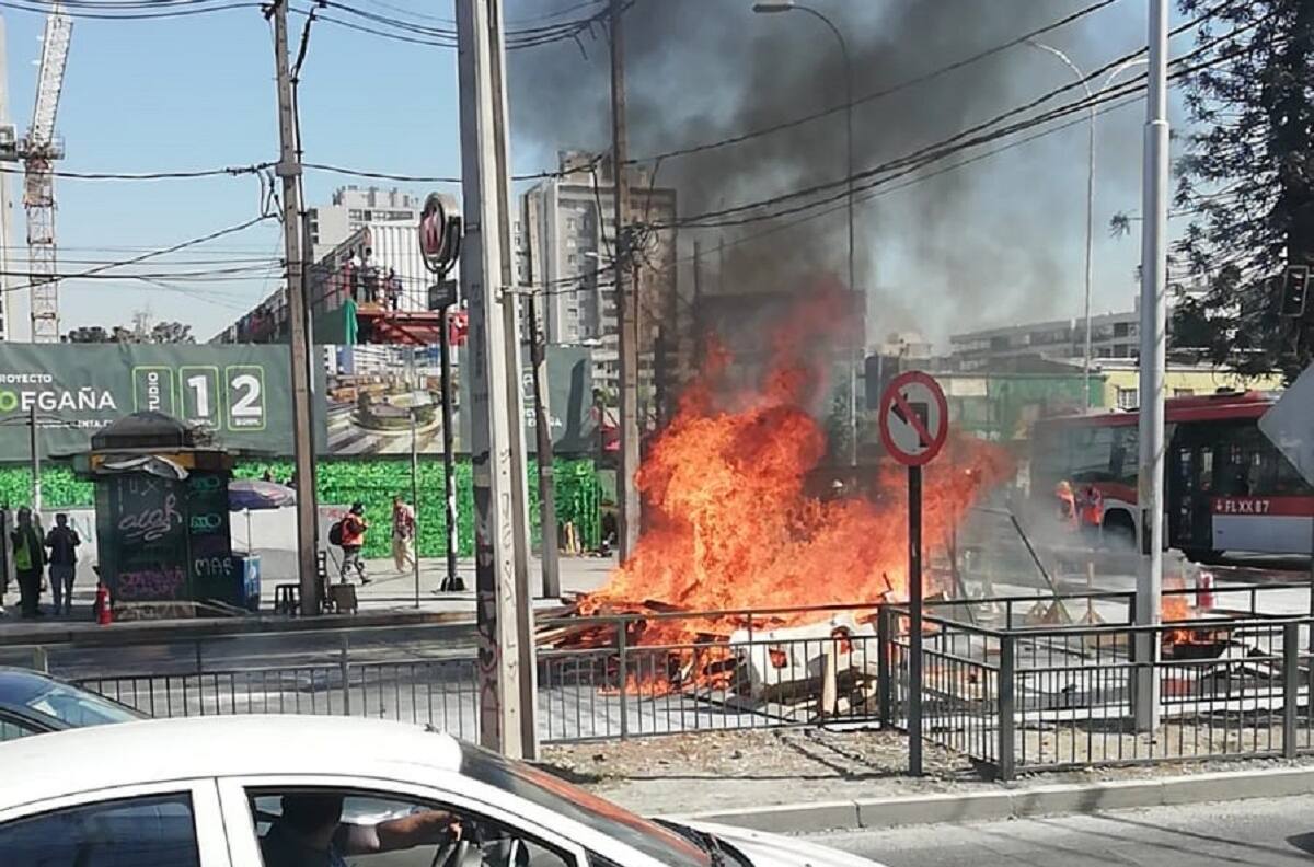 VIDEO | Trabajadores se manifiestan por cierre de obra y la pérdida de más de 600 empleos