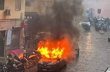 VIDEO | Los graves incidentes de los ultras de Eintracht Frankfurt en Napoli