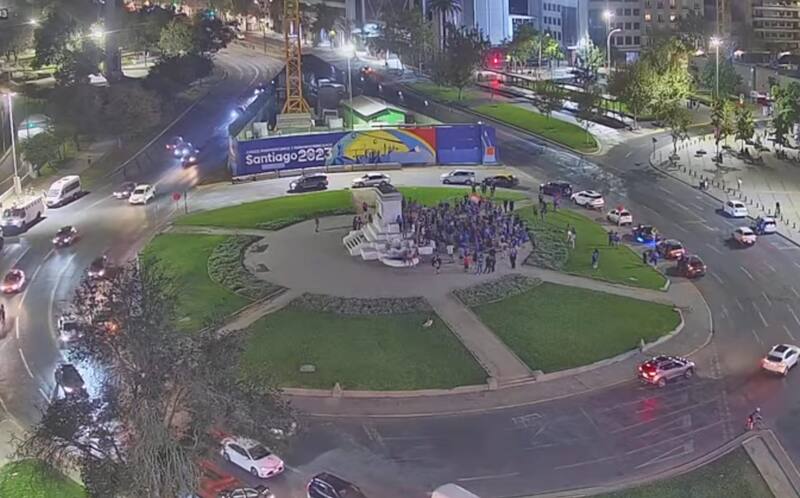 Los hinchas de la U se congregaron en ese tradicional punto de celebraciones de Santiago.