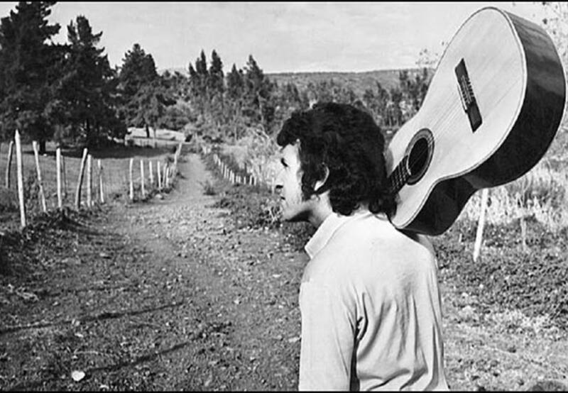 Para la viuda e hijos de Víctor Jara, la sentencia dictaminó que se obliga a pagar una suma de $150.000.000, para cada uno.