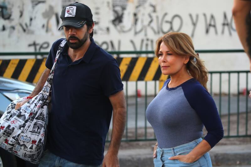 Santiago 25 de febrero 2025.
La ex alcaldesa de Maipu Cathy Barriga, vuelve a la carcel de San Miguel luego de que la Corte de Apelaciones revocara su arresto domiciliario.
Jonnathan Oyarzun/Aton Chile