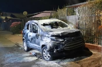 Aparece cuerpo calcinado dentro de un auto incendiado en Iquique