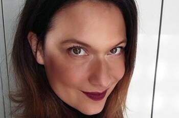 "Mis mejores compañeros": Catherine Mazoyer comparte tiernas fotografías juntos a sus hijos, quienes la acompañaron a trabajar