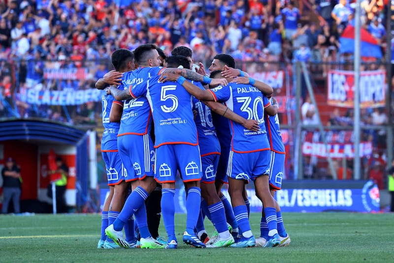 El jugador de Universidad de Chile Nicolas Guerra, celebra su gol contra Ñublense durante el partido de primera division disputado en el estadio Santa Laura.