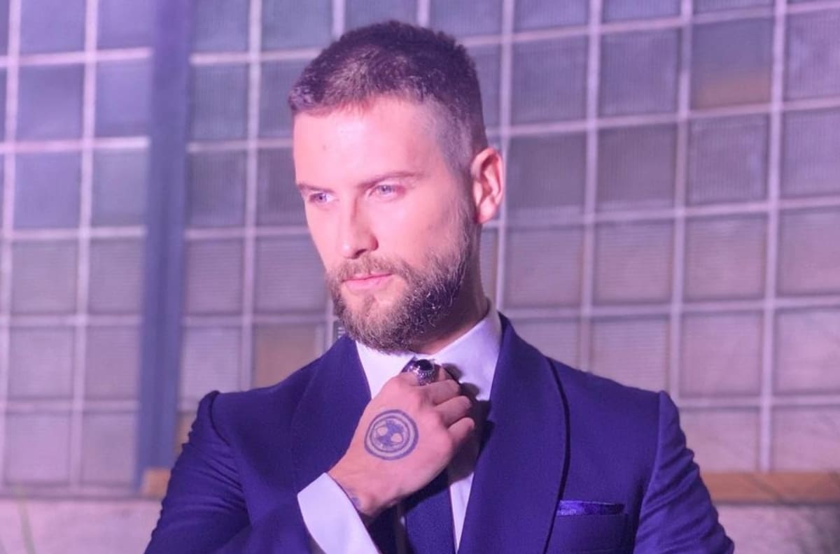 "Obra terminada": Jean Philippe Cretton lució el nuevo tatuaje que cubre gran parte de su cuerpo