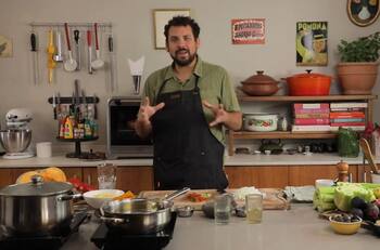 Chef Juan Pablo Mellado debuta en televisión con programa propio: Revisa acá todos los detalles