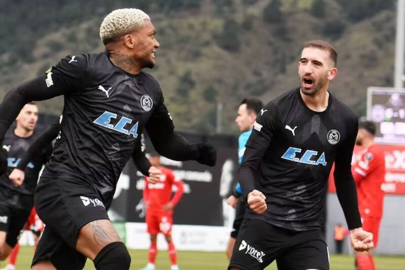 El delantero chileno con la camiseta del Manisa de Turquía.