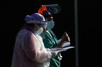 Gobierno confirmó la entrega de un Bono Especial Covid para funcionarios de la salud ¿De qué se trata?