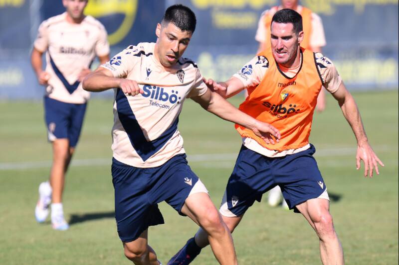 sigue marginado del primer equipo del Cádiz tras un incidente con un compañero. (Foto: @Cadiz_CF)