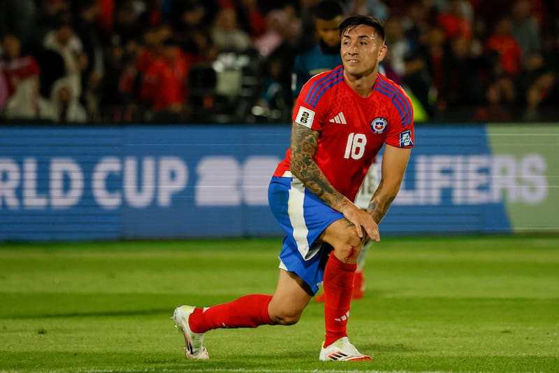 con la selección chilena. Agencia Aton