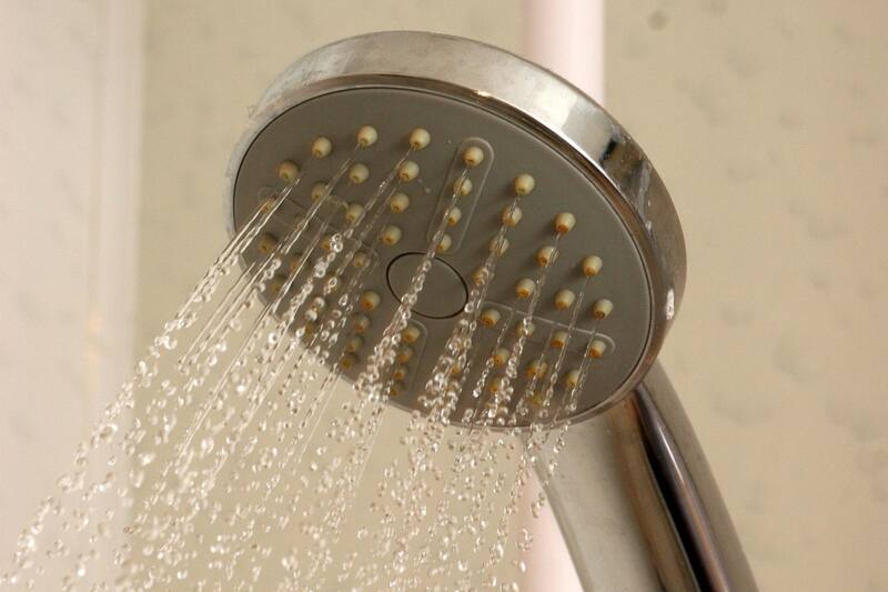 Así es cómo puedes limpiar correctamente tu ducha.