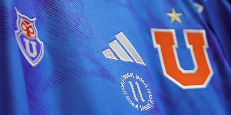 Camiseta de la U en homenaje a Leonel Sánchez / Redes U. de Chile