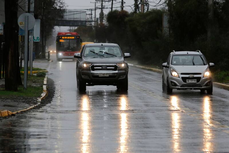 Producto de las lluvias, hay interrupciones en el transporte público en varios puntos de la ciudad.
