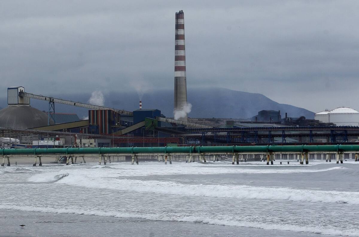 Suspenden clases en Quintero y Puchuncaví por falla en planta de Codelco Ventanas